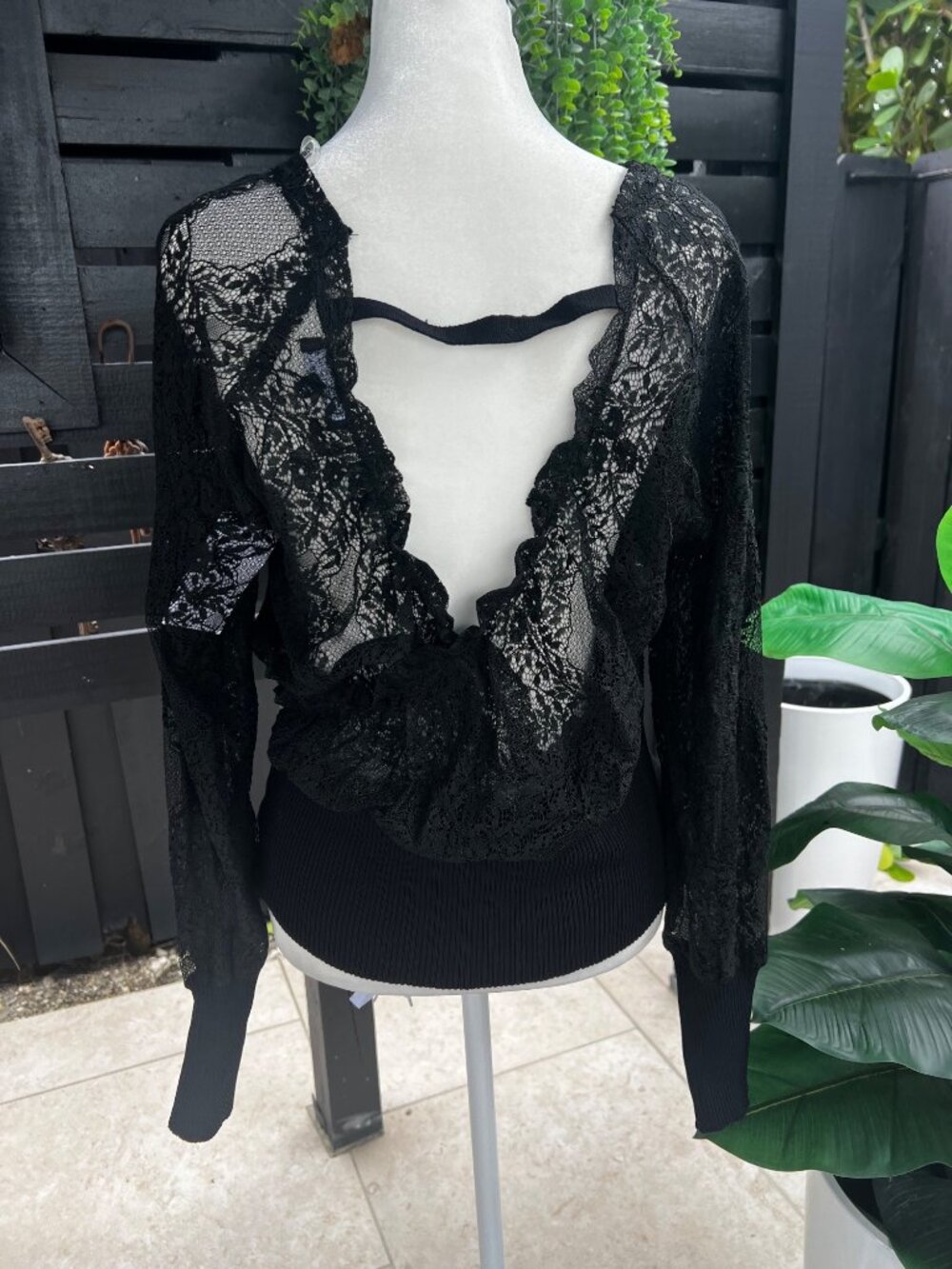 NWT Womens Boutique Black Contrast Hallow Back Detail Stretchy SMALL